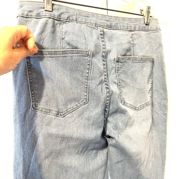 Forever 21-NWT-Traffic Jeans Wear-Sz 13.-Stretch Denim Long Bell Bottom-Distress - Picture 10 of 14